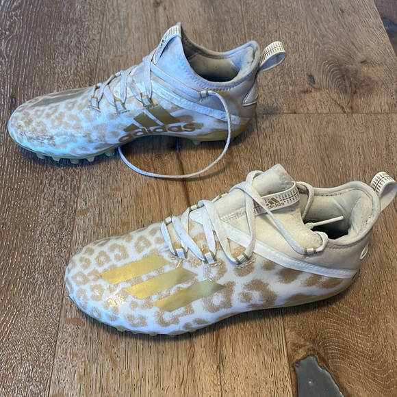 Adidas boys football cleats size 5 - Picture 3 of 3